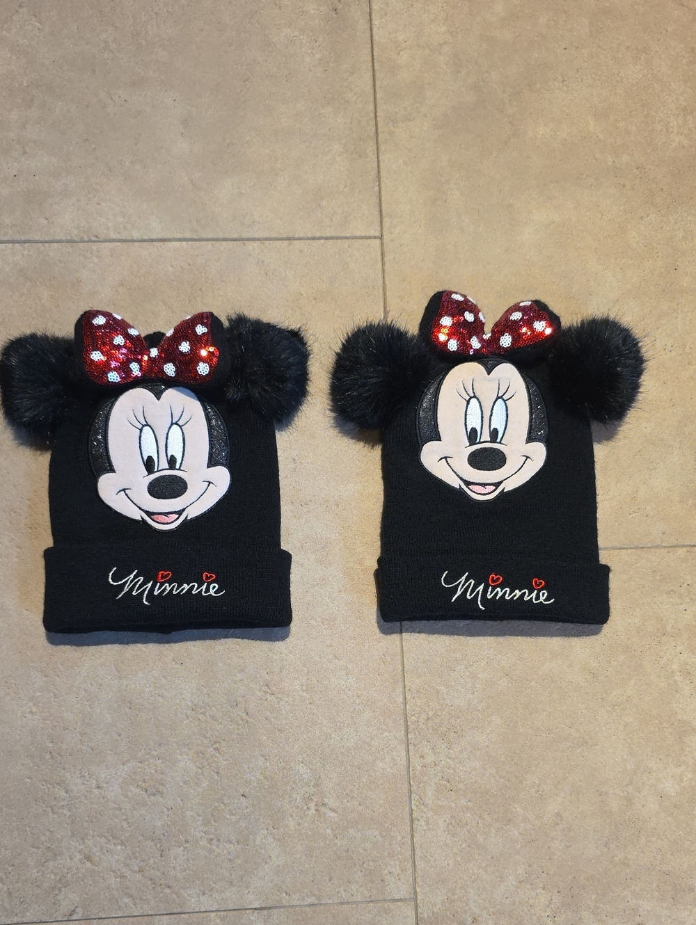 H&M Minnie Mouse Kids Black Pom Beanie with Red Sequin Bow. Size 4-8Y